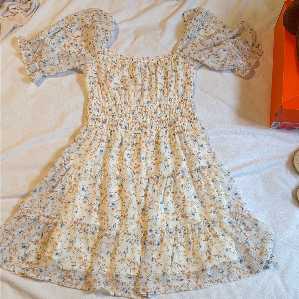 Floral Puff Sleeve women’s dress. Size M.
